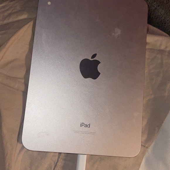 iPad Mini - Picture 2 of 3